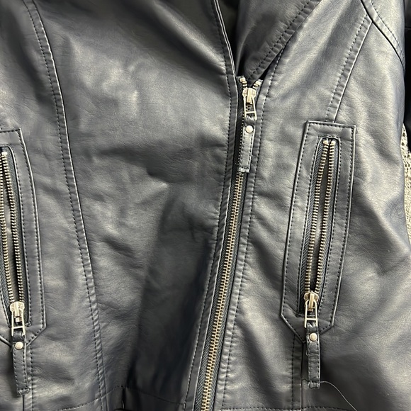 Faux leather jacket - Picture 2 of 5